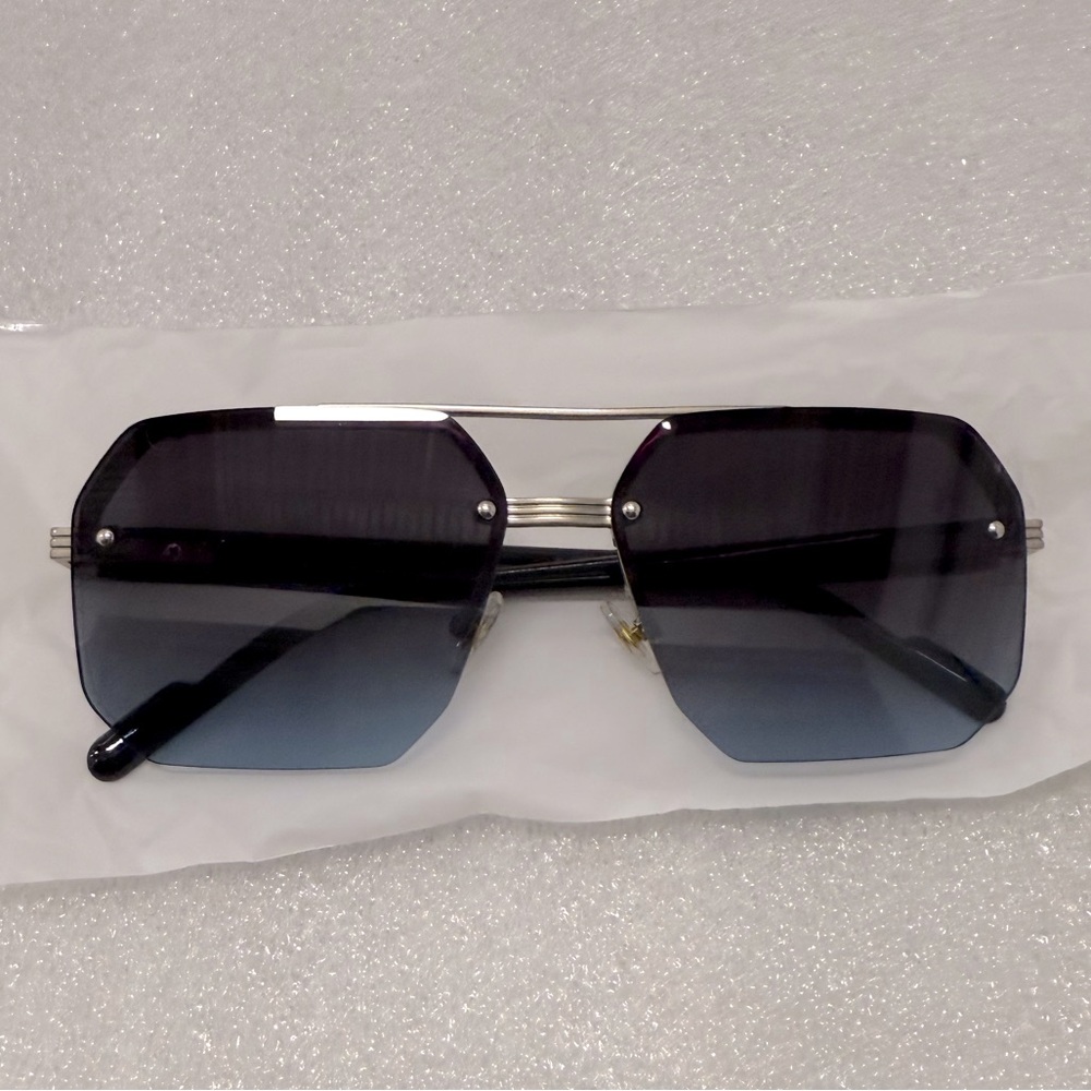NWOT Modern Black/Blue and Silver Sunglasses - Picture 1 of 7